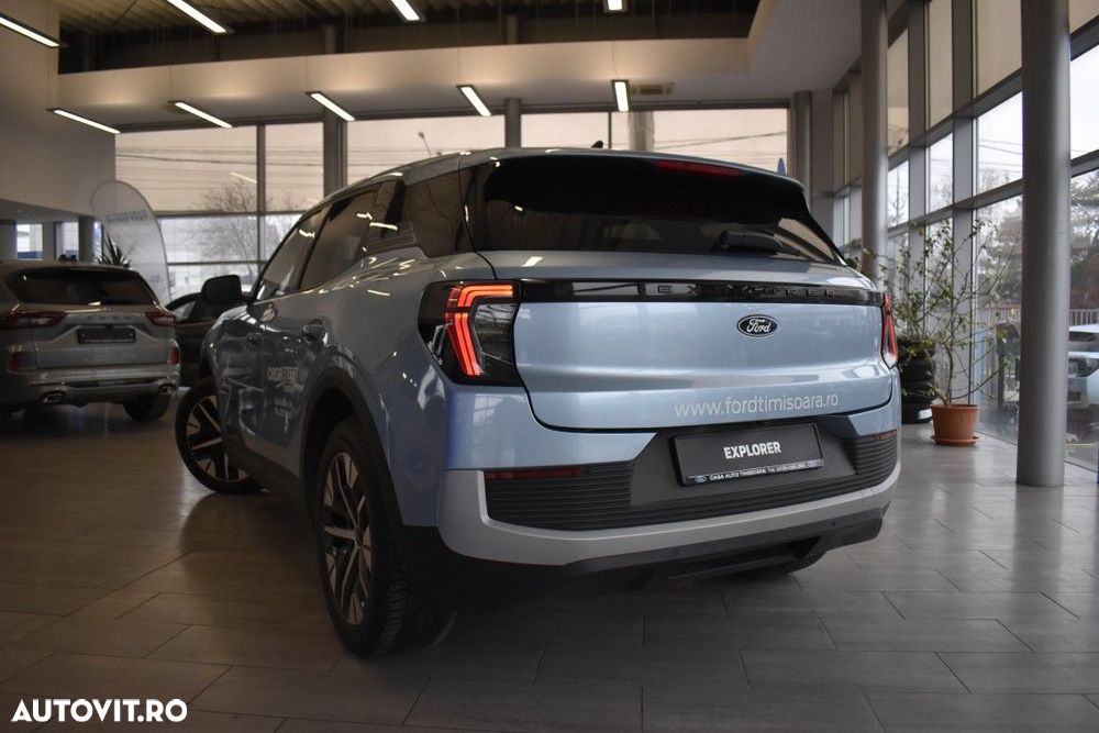 Ford Explorer RWD 77 kWh Extended Range Select - 2