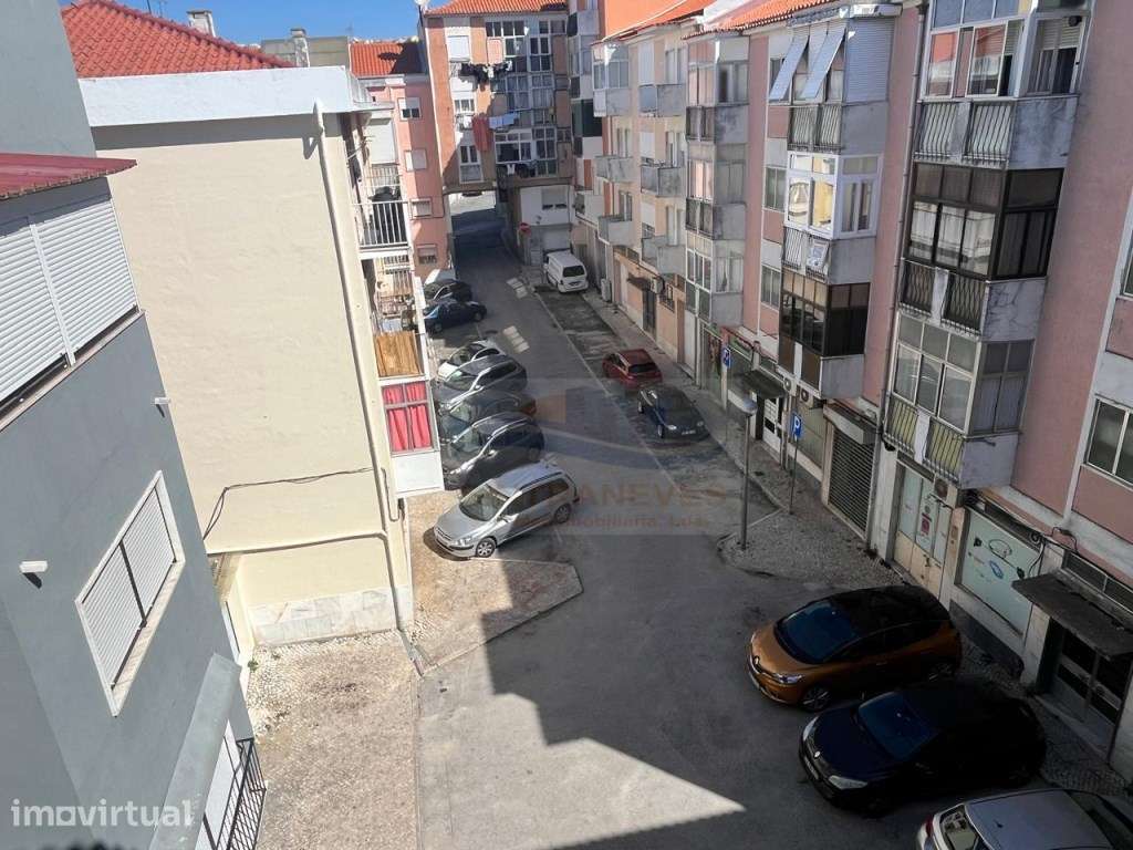 Apto T3 Totalmente Remodelado em Odivelas, Zona Central Cozinha Com... - Grande imagem: 3/17
