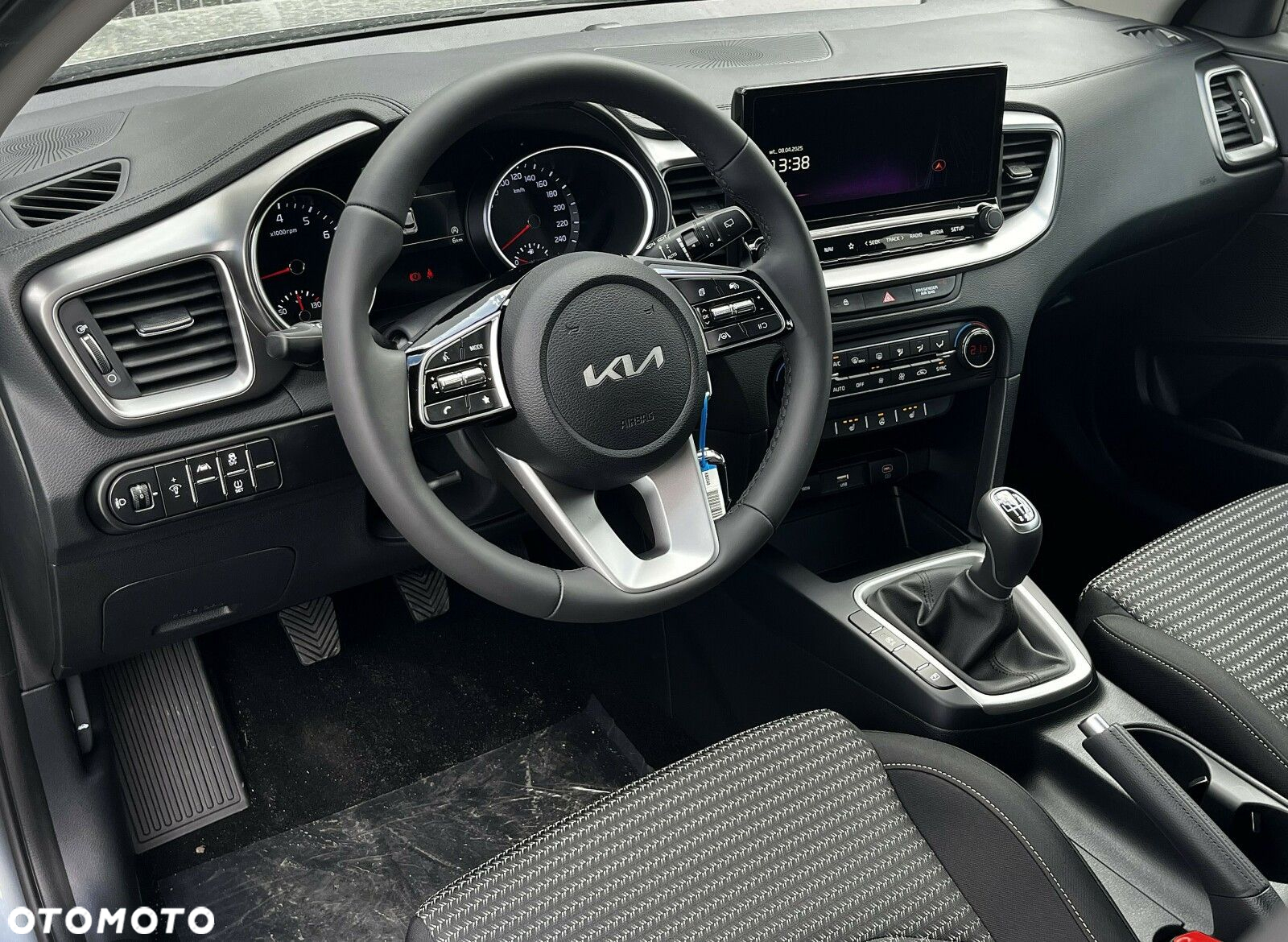 Kia XCeed - 12