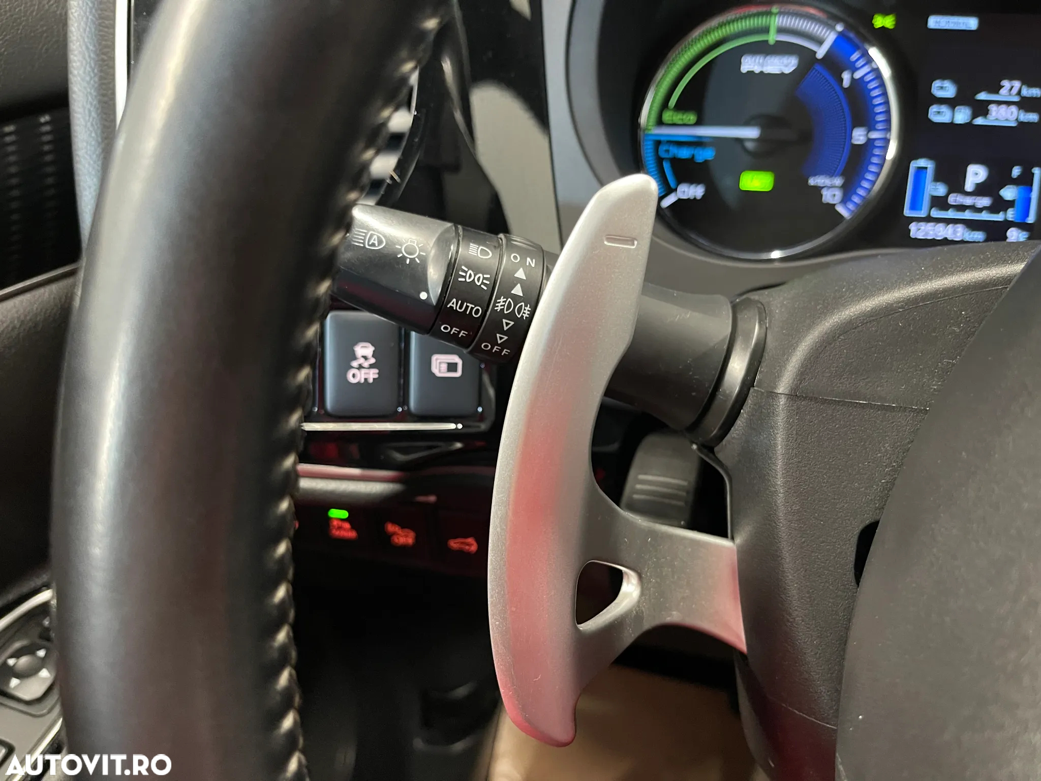 Mitsubishi Outlander 2.4 4WD Plug-In Hybrid Top - 26