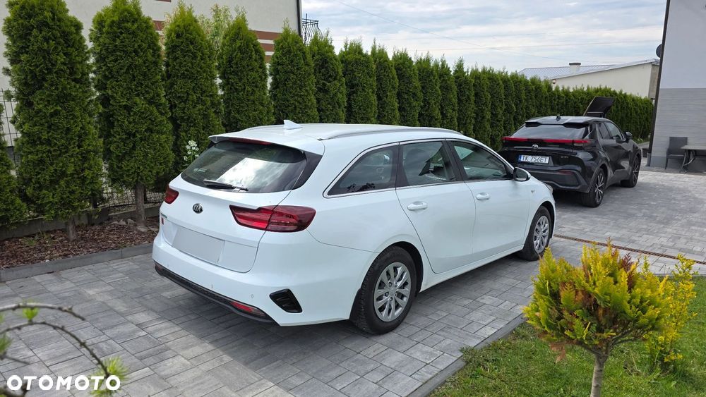Kia Ceed 1.6 CRDi SCR L Business Line Plus - 17