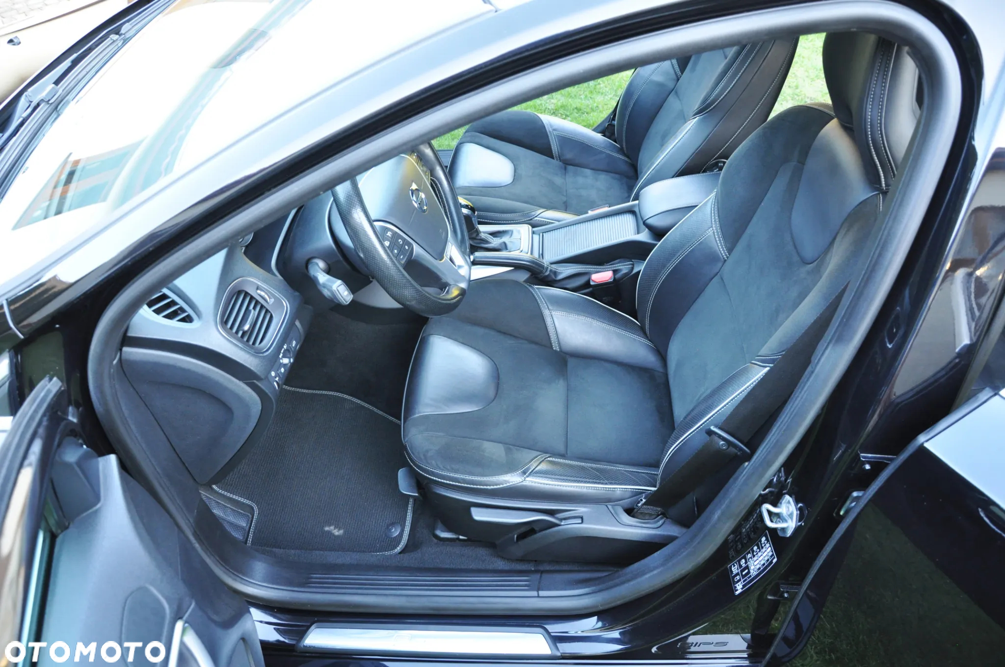 Volvo V40 T3 Drive-E R-Design Momentum - 32