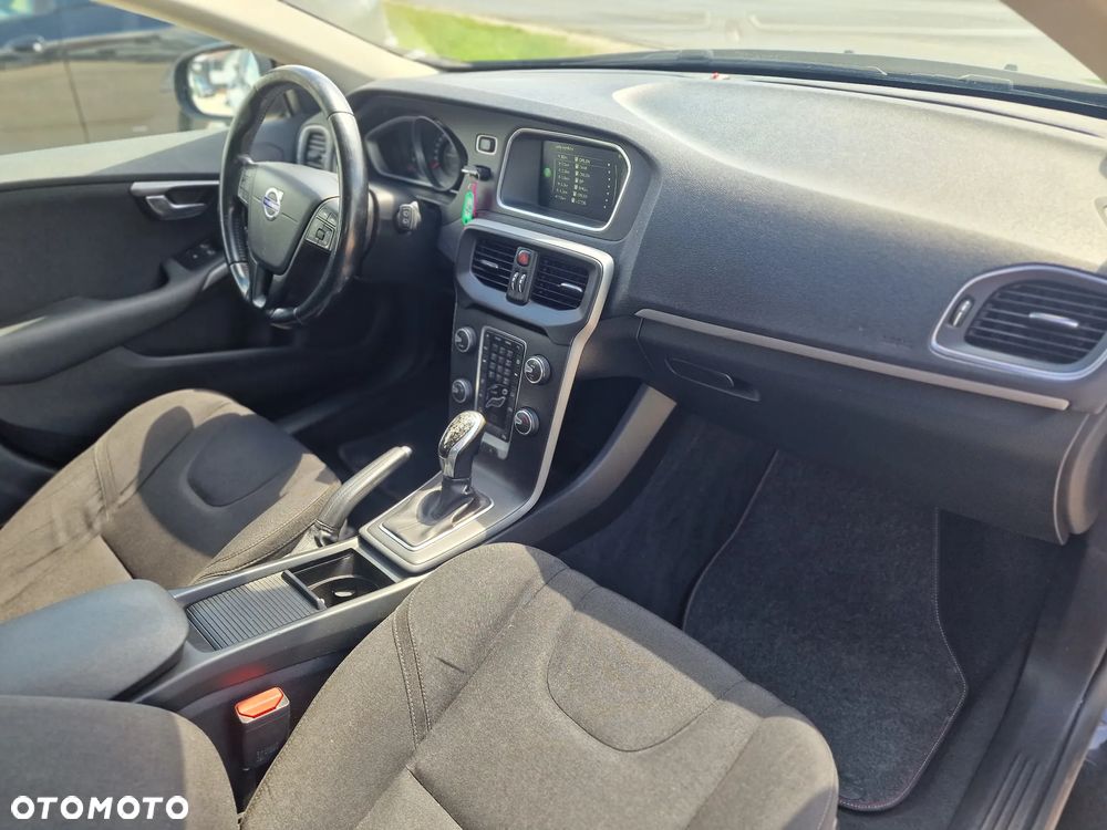 Volvo V40 D3 Geartronic Momentum - 26
