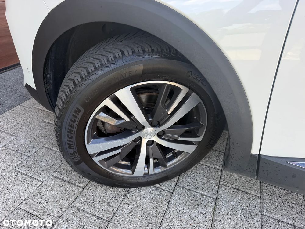 Peugeot 3008 1.2 PureTech GPF Allure S&S - 24