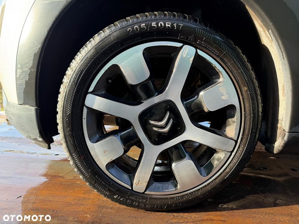 Koła felgi 205/50 r17 Citroen C4 Cactus 9800494077 4x108 6,5Jx17 ET19 centr 65,1 OE - 2