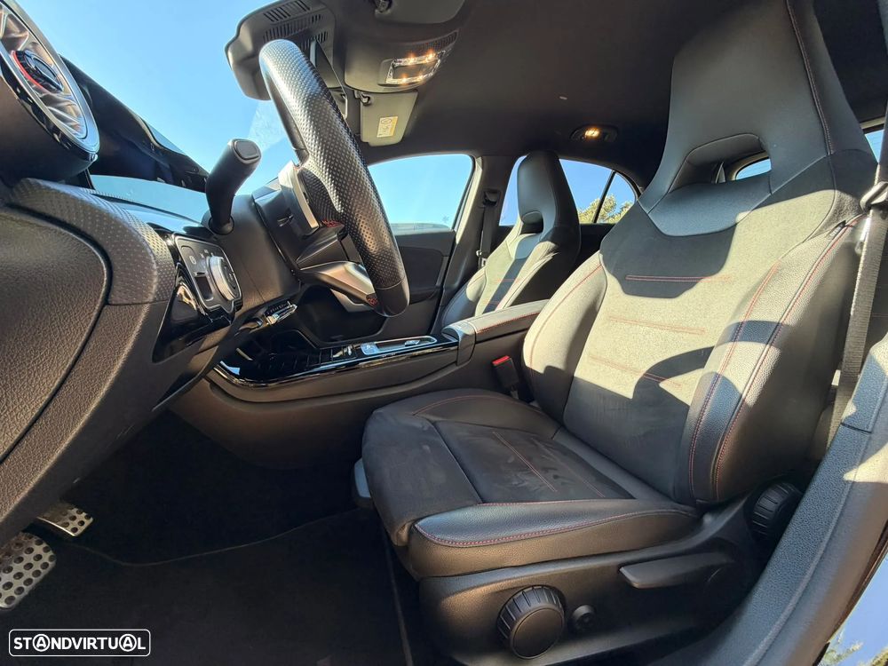 Mercedes-Benz A 250 e AMG Line - 38