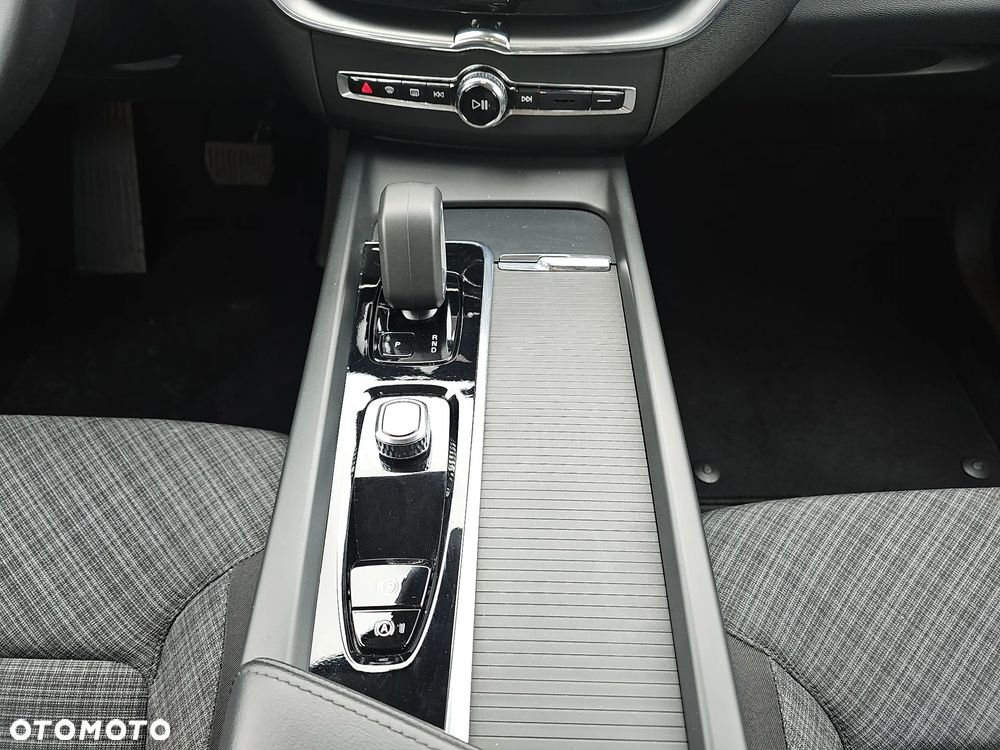 Volvo XC 60 B4 D Core - 13