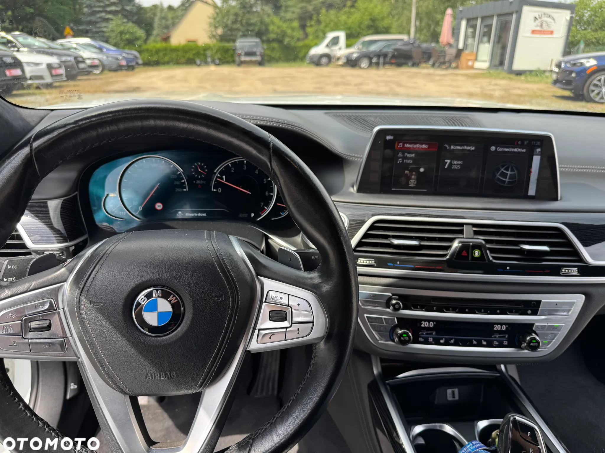 BMW Seria 7 750i xDrive - 28