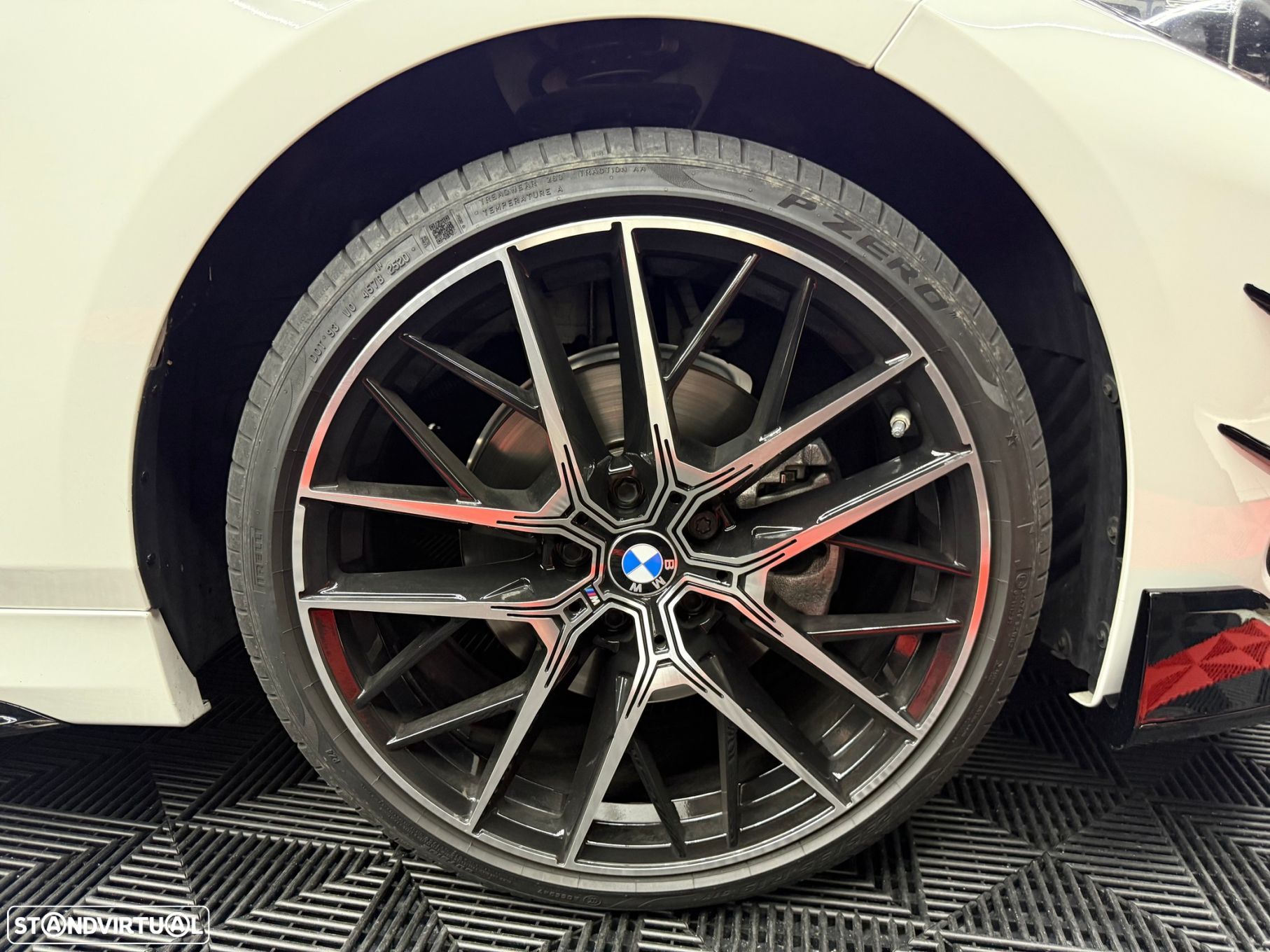BMW 116 d Pack Desportivo M - 23