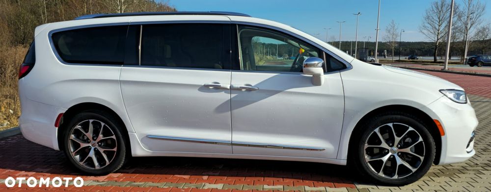 Chrysler Pacifica - 4