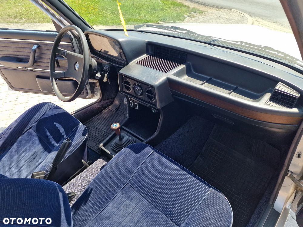 BMW Seria 5 520 - 27