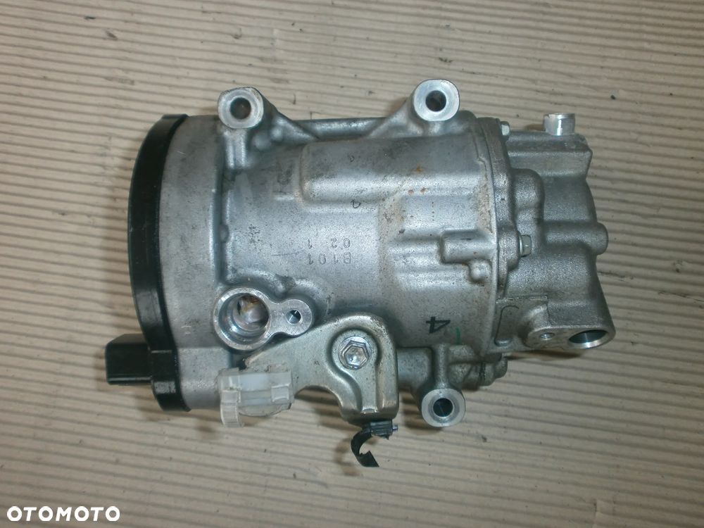 KOMPRESOR SPRĘŻARKA KLIMATYZACJI 042400-0240 TOYOTA AURIS CH-R 1.8 HYBRID - 1