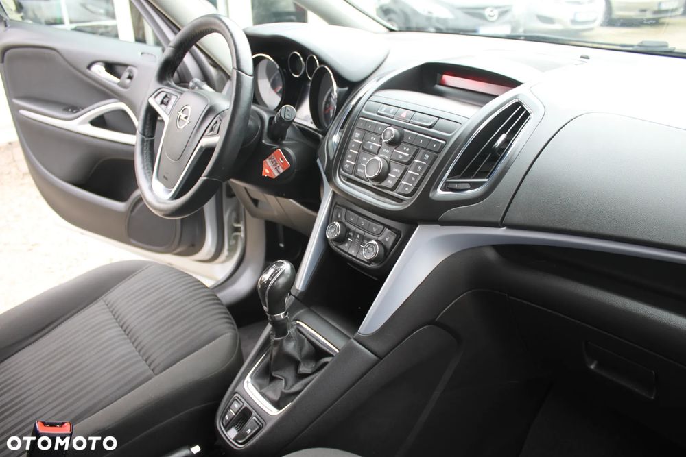 Opel Zafira - 17