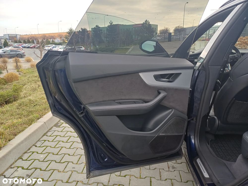 Audi SQ8 - 17