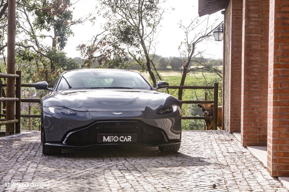 Aston Martin Vantage Coupe 4.0 Twin-Turbo V8 - 10