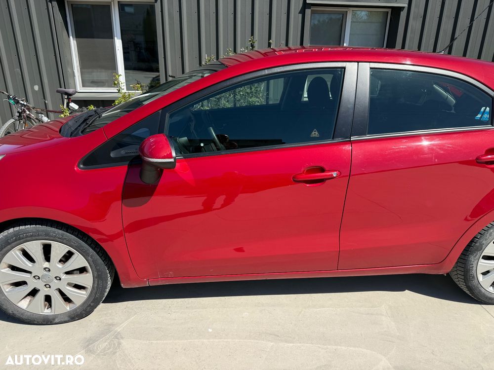 Kia Rio - 4