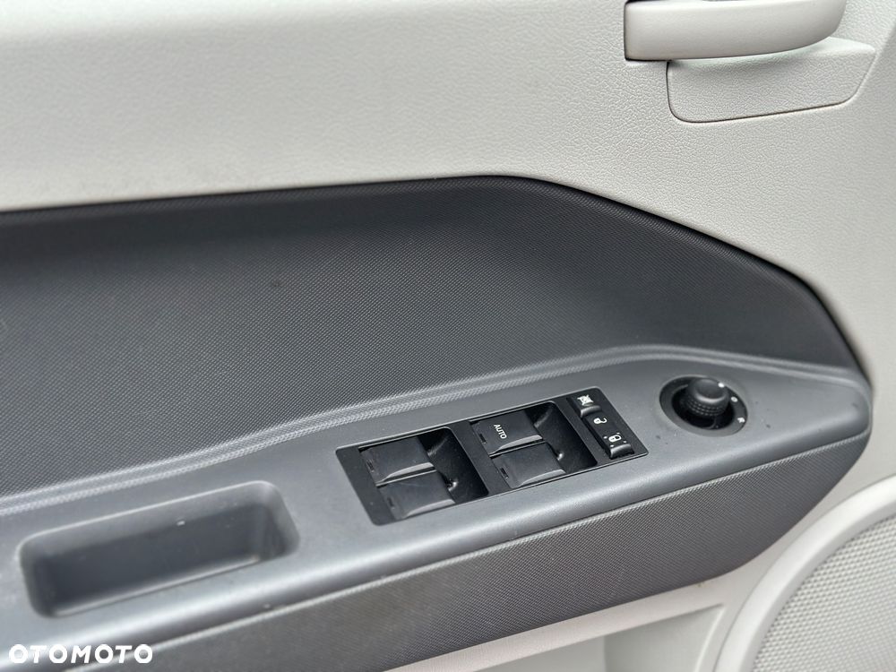 Dodge Caliber 1.8 SE - 12