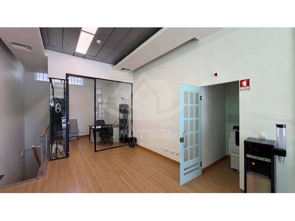 Loja com 2 pisos, 75 m² e duas arrecadações em Telheiras. - Grande imagem: 3/16