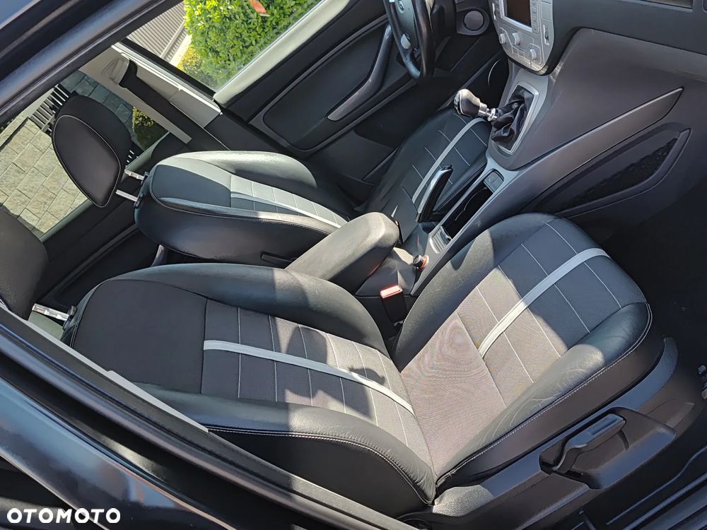 Ford Kuga 2.0 TDCi 4WD Titanium Plus - 26