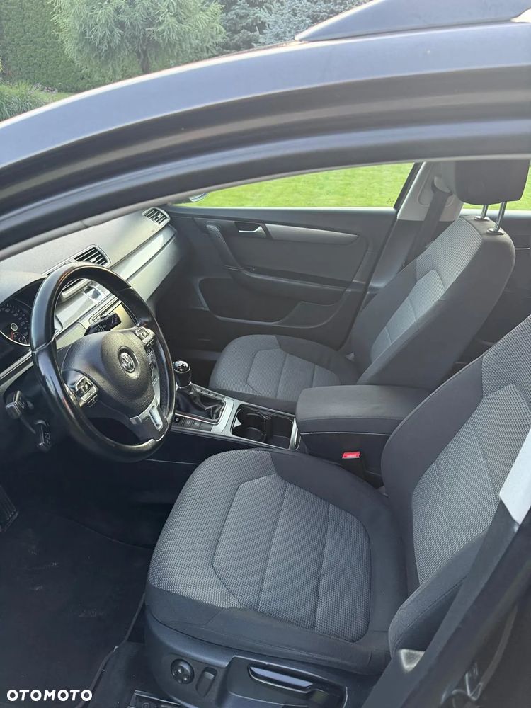 Volkswagen Passat 2.0 TDI Comfortline - 6