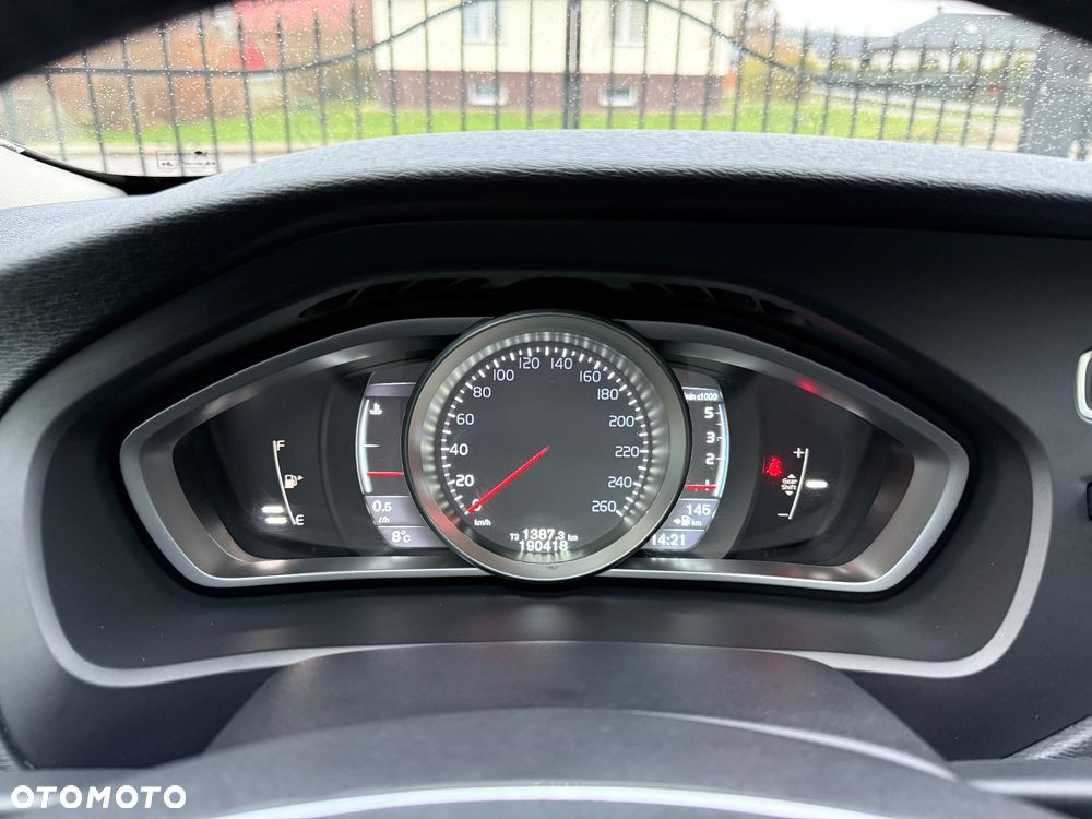 Volvo V40 D2 Ocean Race - 14