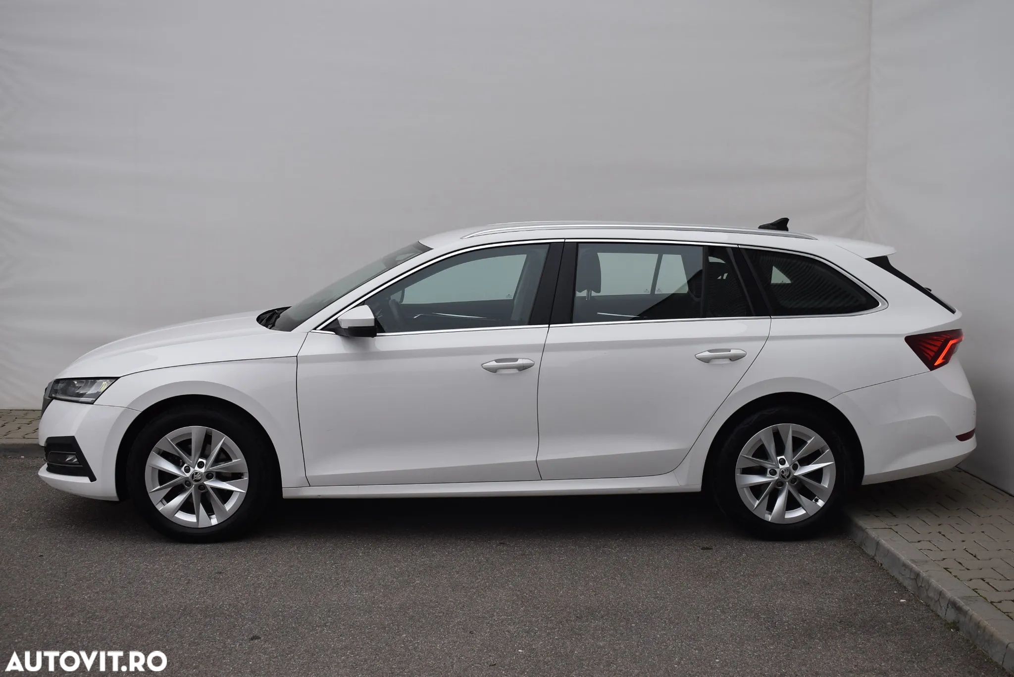 Skoda Octavia 2.0 TDI DSG Clever - 8