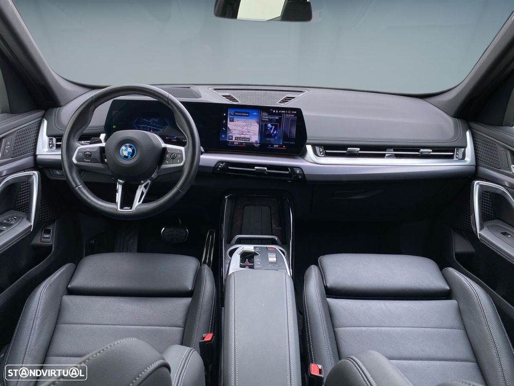 BMW iX1 xDrive30 Pack Desportivo M - 5