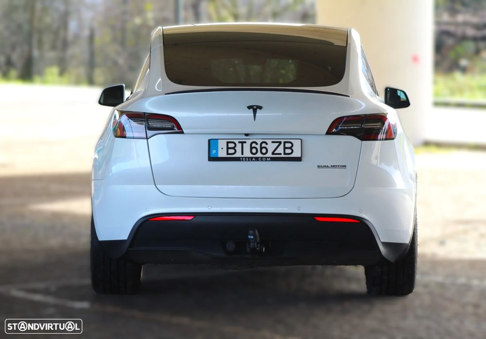 Tesla Model Y Long Range Dual Motor AWD - 9