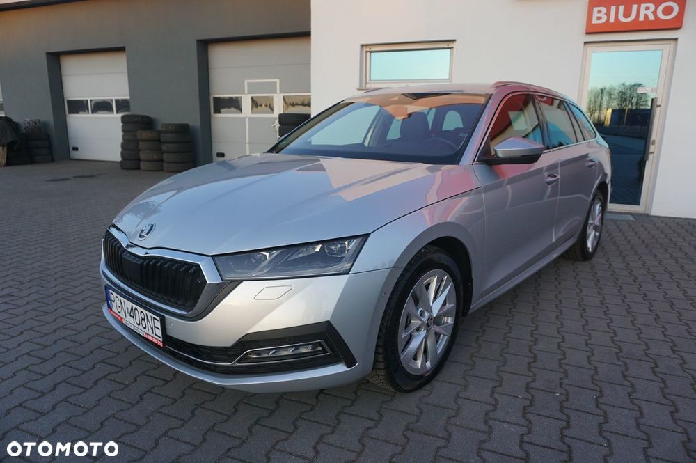 Skoda Octavia 2.0 TDI DSG Exclusive Plus - 2