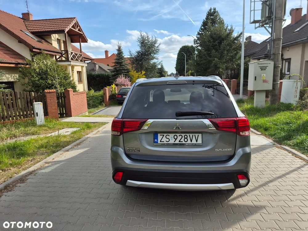 Mitsubishi Outlander 2.2 DI-D 2WD Plus - 10