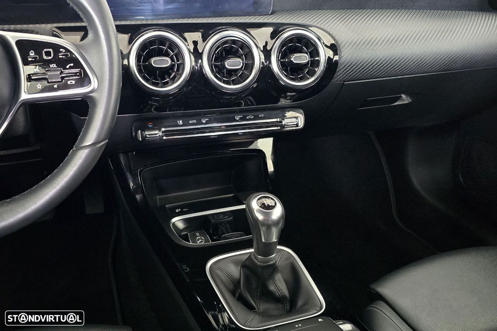 Mercedes-Benz A 180 d Style Plus - 2