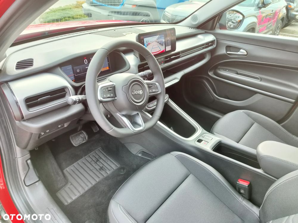 Jeep Avenger 1.2 T3 mHEV Altitude FWD eDCT6 - 9