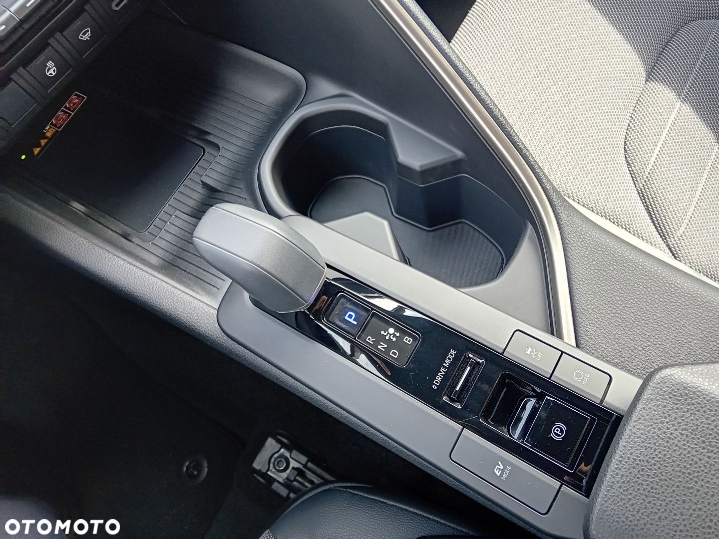 Toyota C-HR 2.0 Hybrid Executive - 17