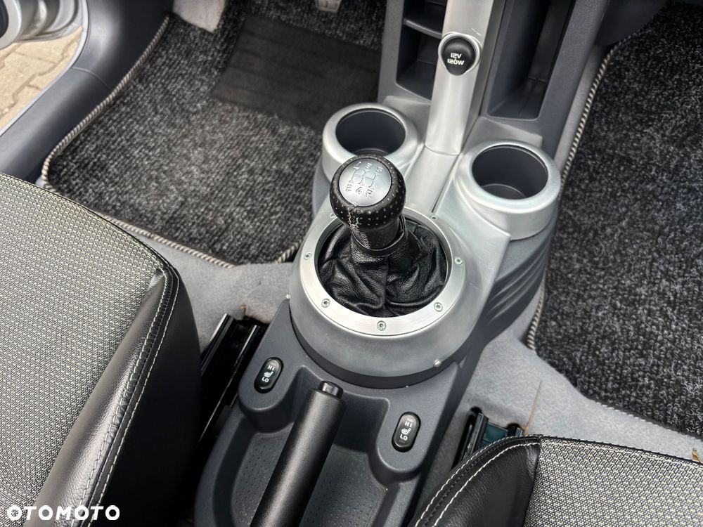 Mitsubishi Colt 1.5 Invite - 23