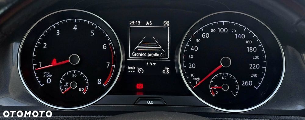 Volkswagen Golf - 28