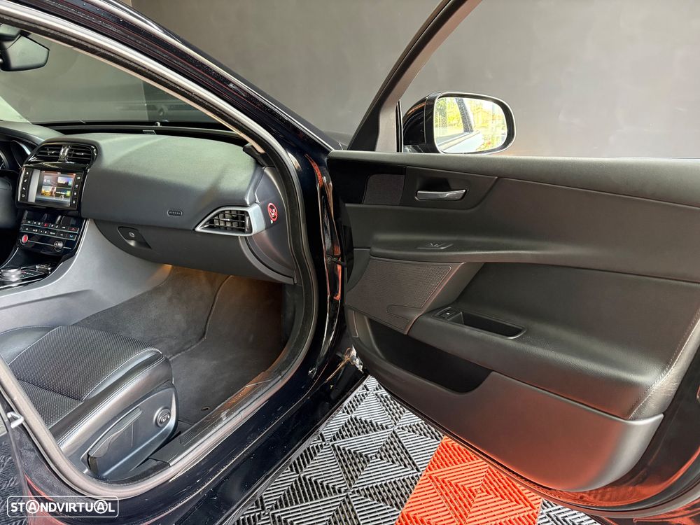 Jaguar XE E-Performance Aut. Prestige - 33