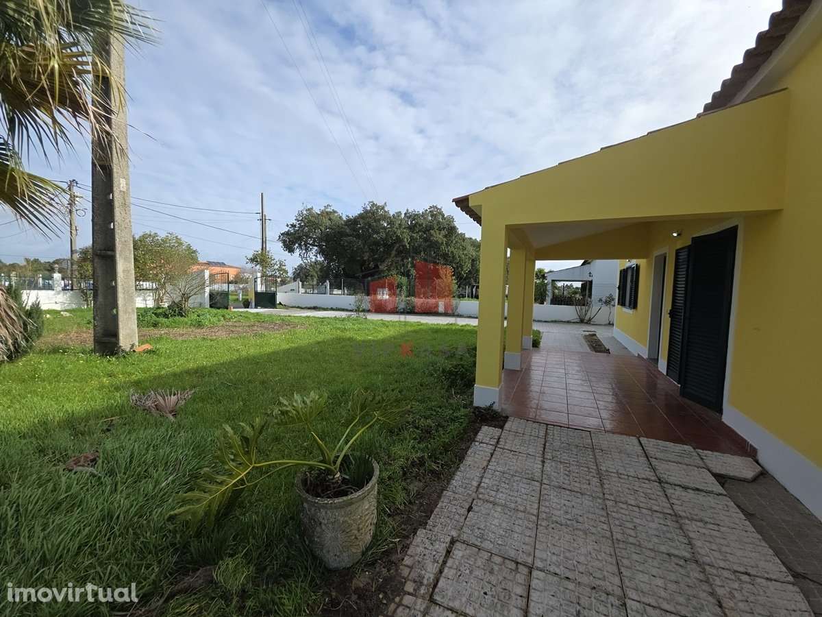 Moradia térrea com piscina em lode de 3220 m2 - Grande imagem: 4/33