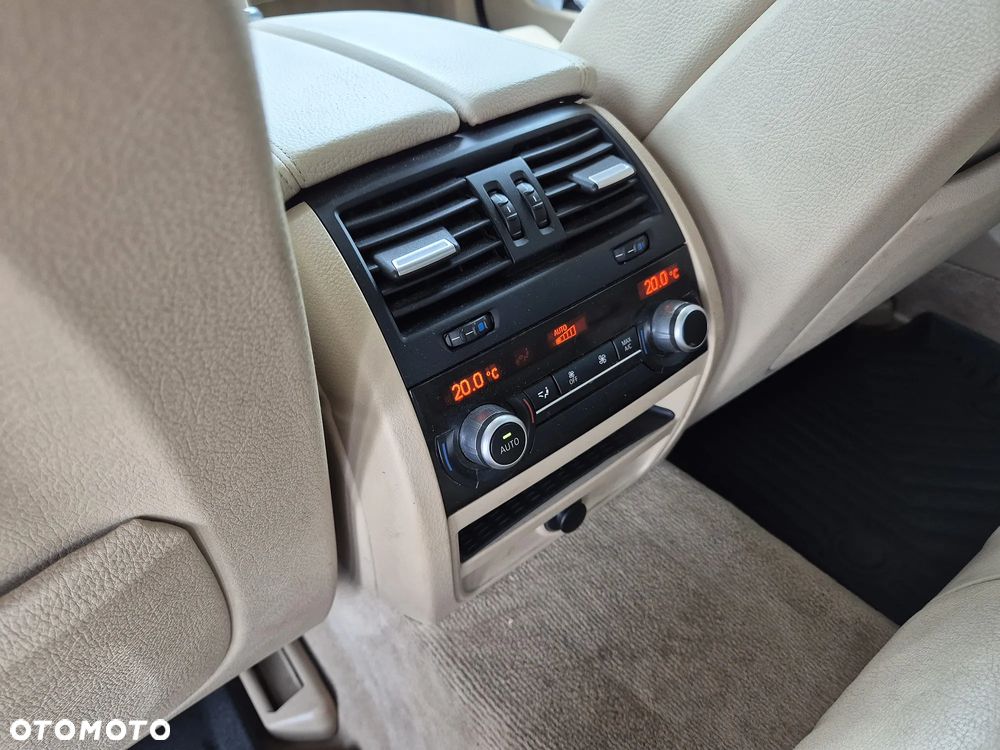 BMW Seria 5 520d - 22