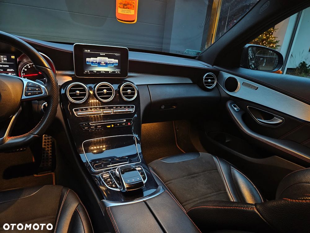 Mercedes-Benz Klasa C 450 AMG 4-Matic 7G-TRONIC - 34