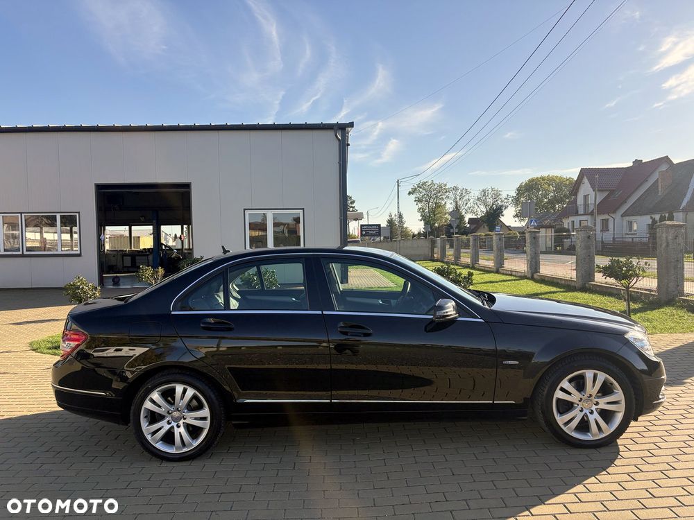Mercedes-Benz Klasa C 180 CGI Automatik BlueEFFICIENCY Avantgarde - 7