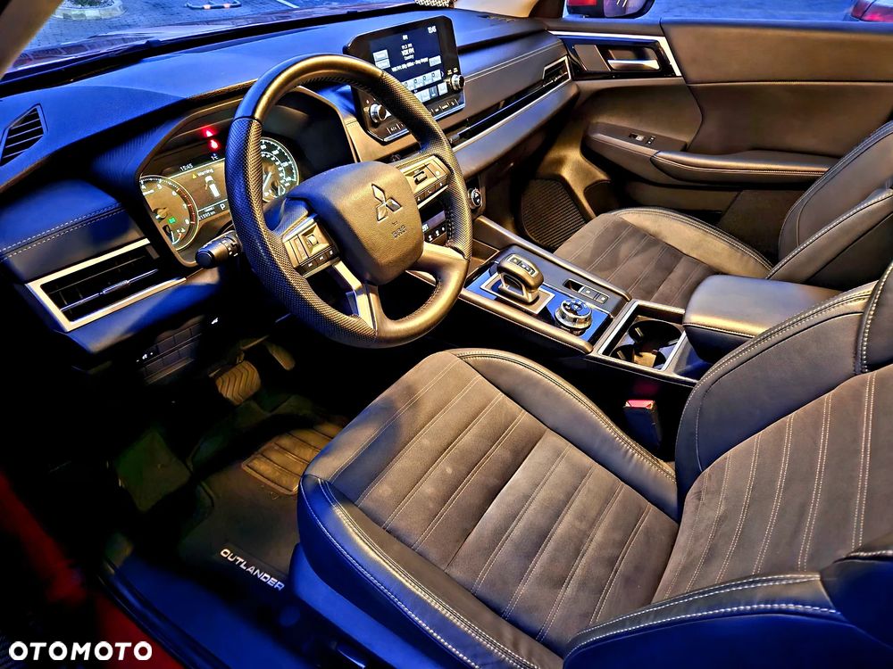 Mitsubishi Outlander - 11