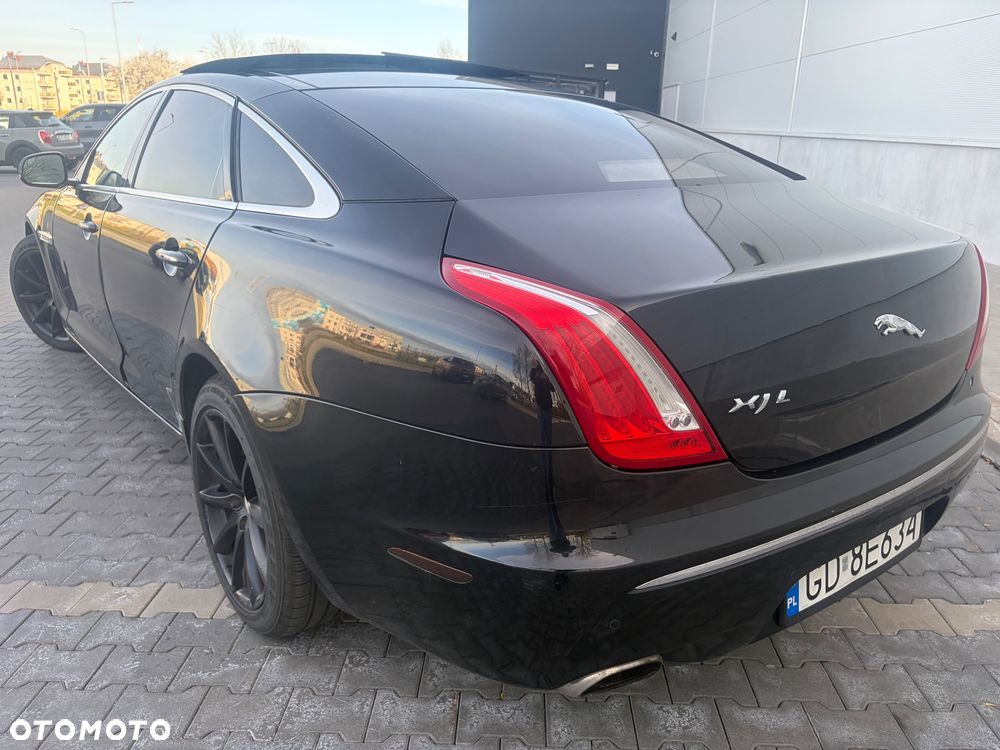 Jaguar XJ - 7