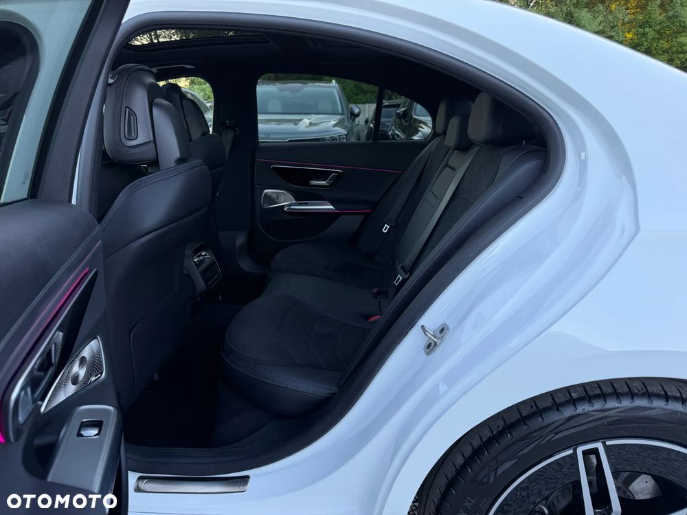 Mercedes-Benz Klasa E 220 d 4Matic 9G-TRONIC - 29