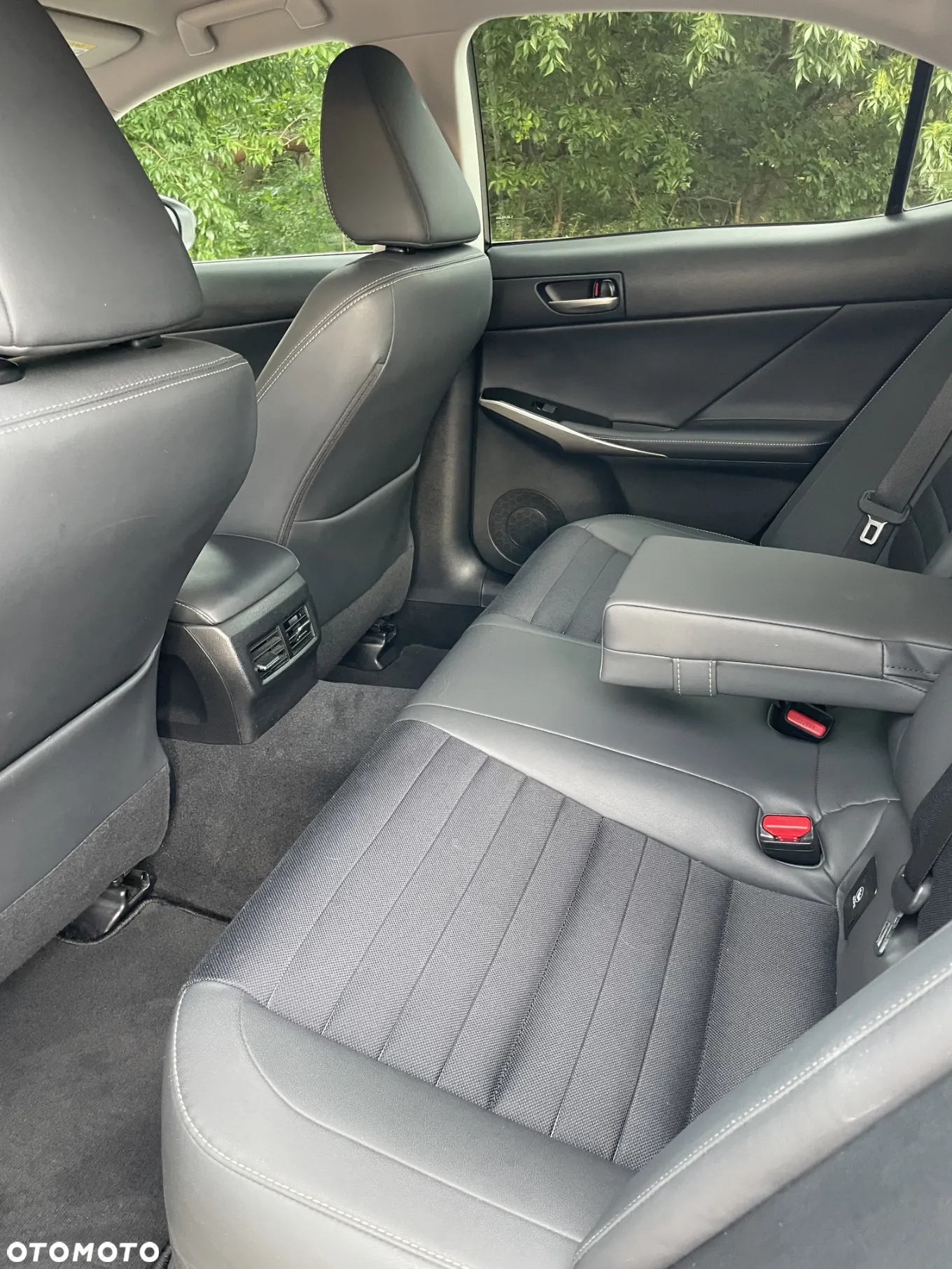 Lexus IS 200t Elegance - 19