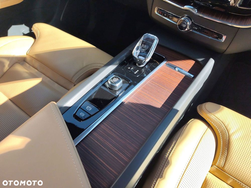 Volvo XC 60 - 24