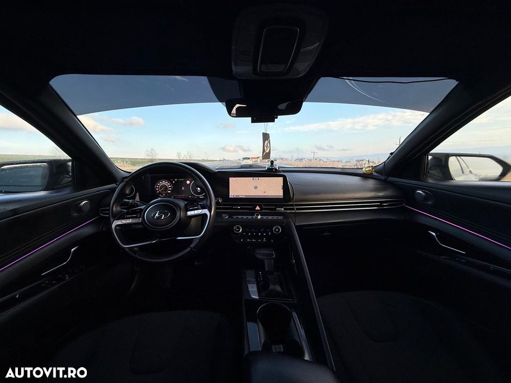 Hyundai Elantra 1.6 l 123 CP CVT Exclusive Navi - 19