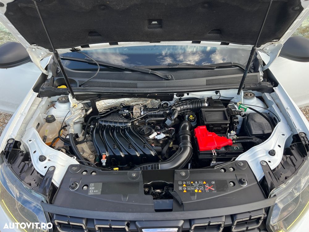 Dacia Duster 1.6 SCe 4WD Essential - 4