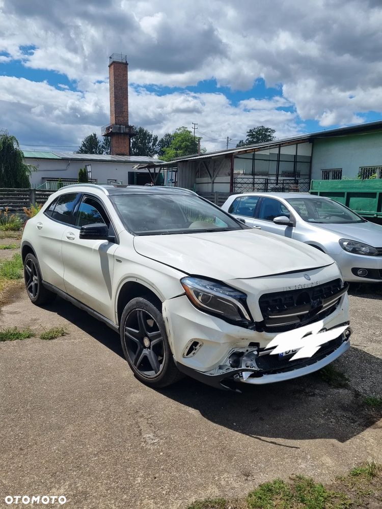 Mercedes-Benz GLA 250 4-Matic - 5
