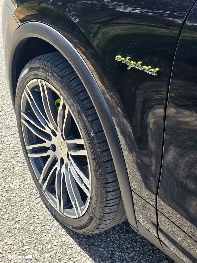 Porsche Cayenne S E-Hybrid - 18