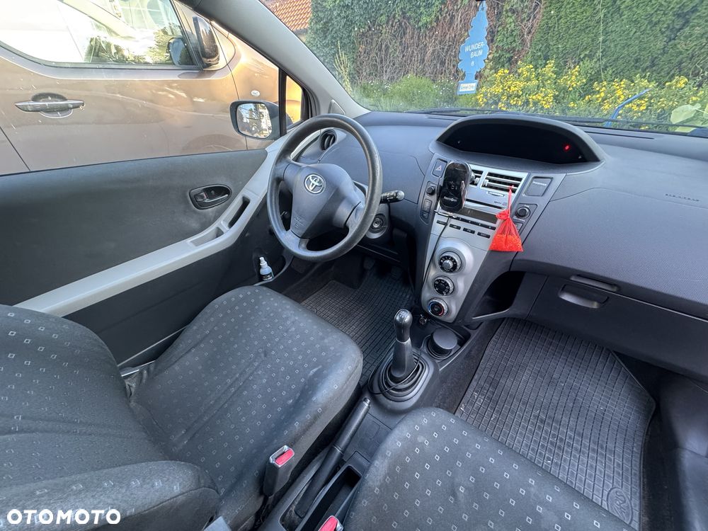Toyota Yaris - 6